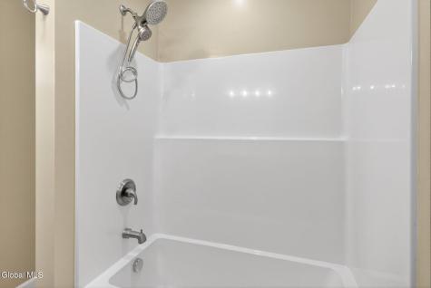 2965 Hillcrest Road Niskayuna NY 12309