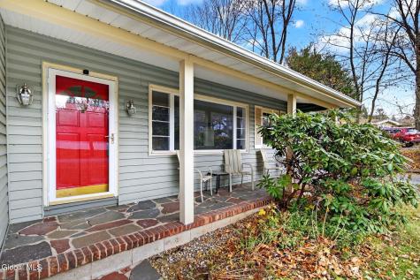 2965 Hillcrest Road Niskayuna NY 12309