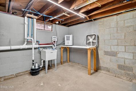 2965 Hillcrest Road Niskayuna NY 12309