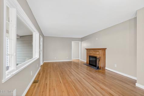 2965 Hillcrest Road Niskayuna NY 12309