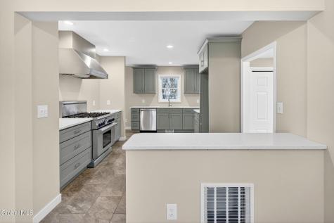 2965 Hillcrest Road Niskayuna NY 12309