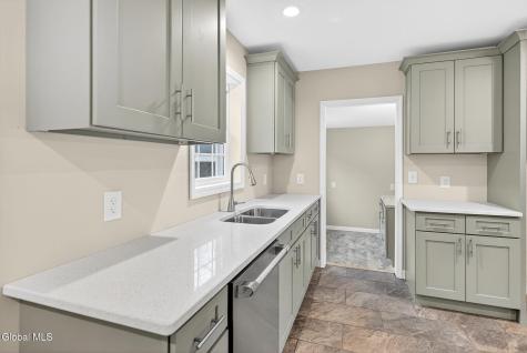 2965 Hillcrest Road Niskayuna NY 12309