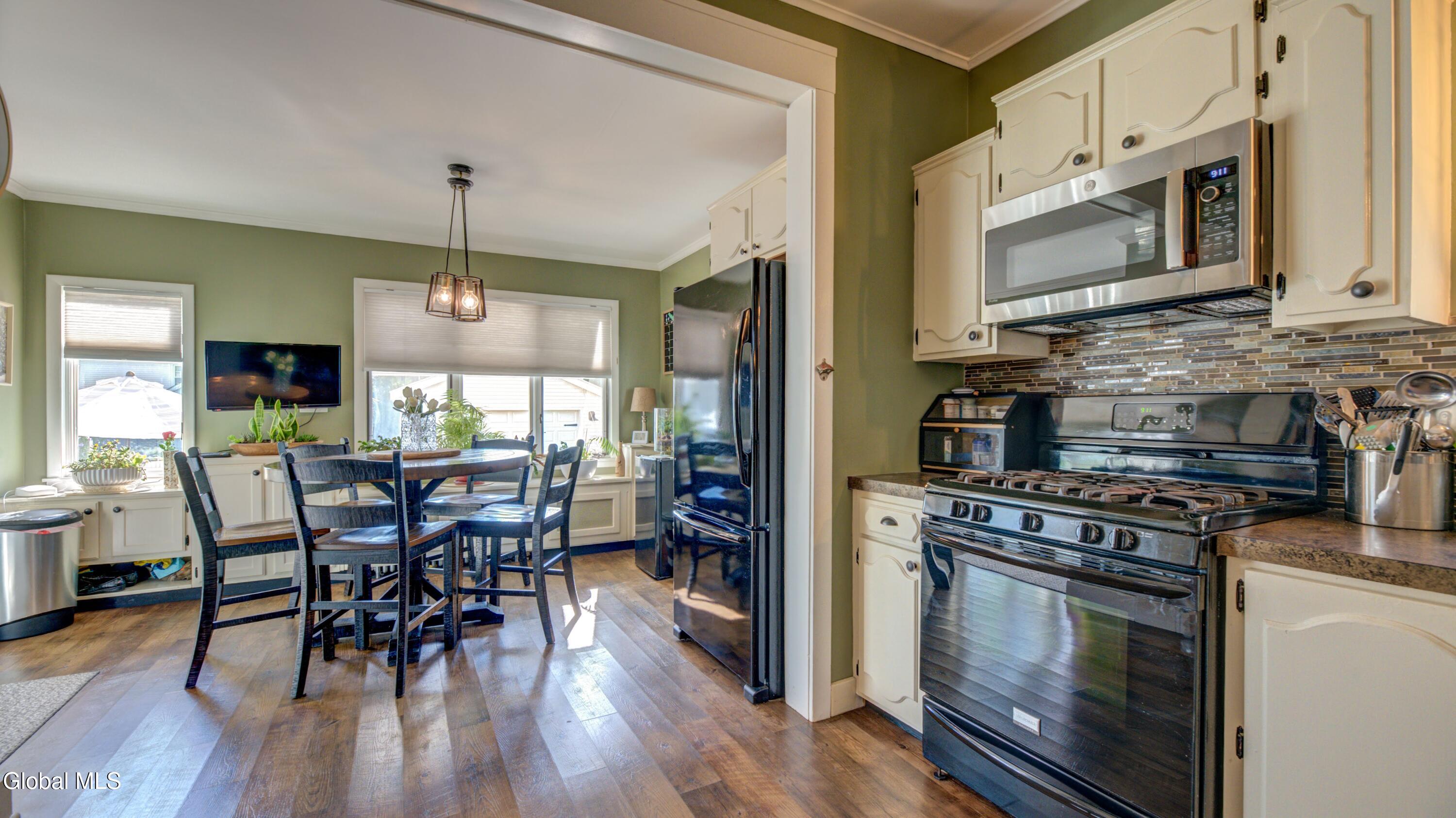29 Almond Street Gloversville NY 12078