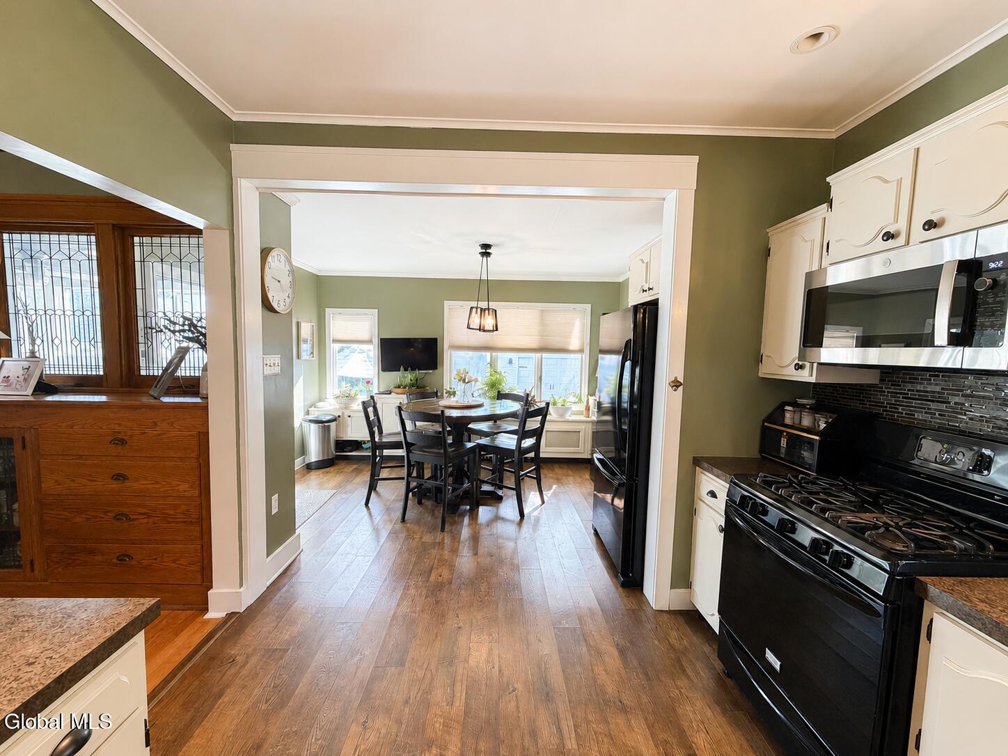 29 Almond Street Gloversville NY 12078