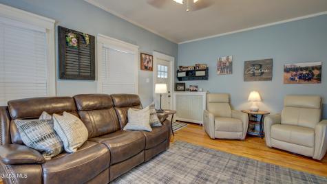 29 Almond Street Gloversville NY 12078