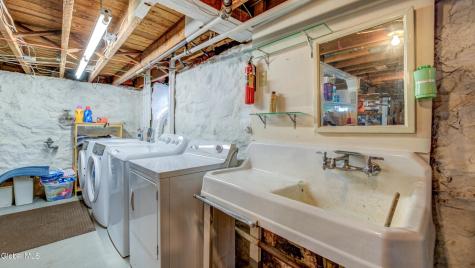 29 Almond Street Gloversville NY 12078
