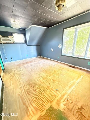 2513 Barton Avenue Schenectady NY 12306
