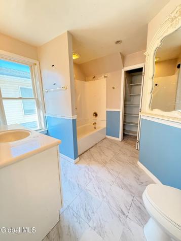 2513 Barton Avenue Schenectady NY 12306