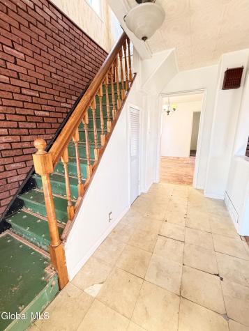 2513 Barton Avenue Schenectady NY 12306