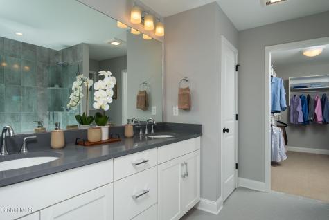 17 Chloes Way Saratoga Springs NY 12866