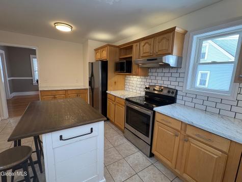 2 Hampton Avenue Rensselaer NY 12144