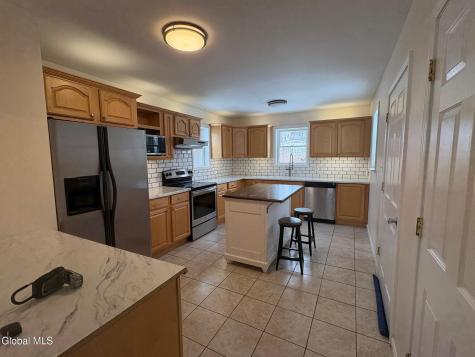 2 Hampton Avenue Rensselaer NY 12144