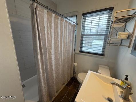 2 Hampton Avenue Rensselaer NY 12144