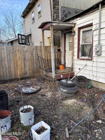 487 5th Avenue Troy NY 12182