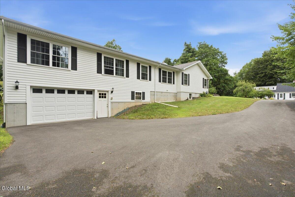 11 Denver Drive West Sand Lake NY 12196