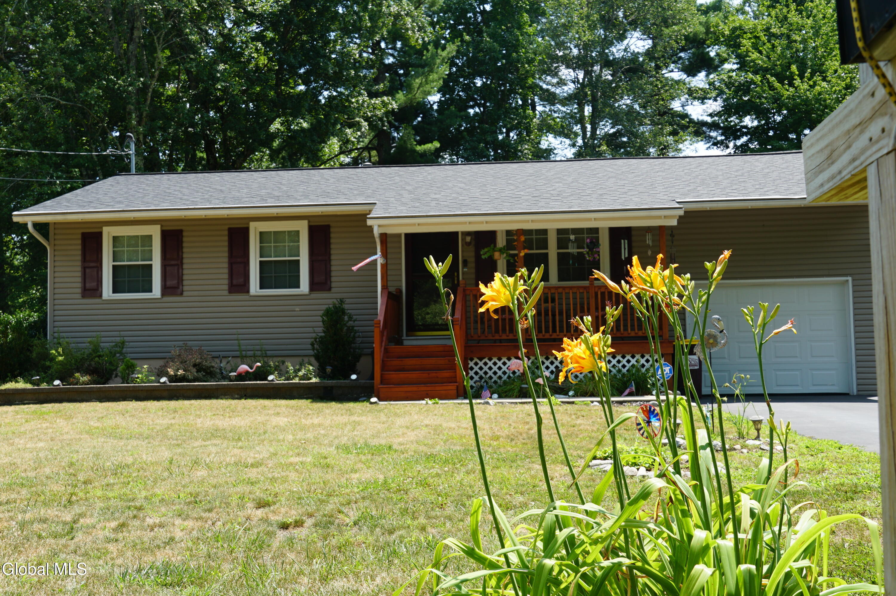 132 Hutchins Road Ballston Spa NY 12020