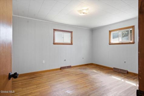 16 4th Avenue Warrensburg NY 12885