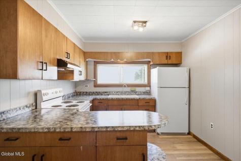 16 4th Avenue Warrensburg NY 12885