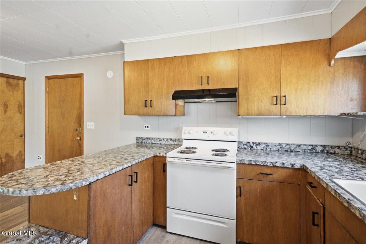 16 4th Avenue Warrensburg NY 12885