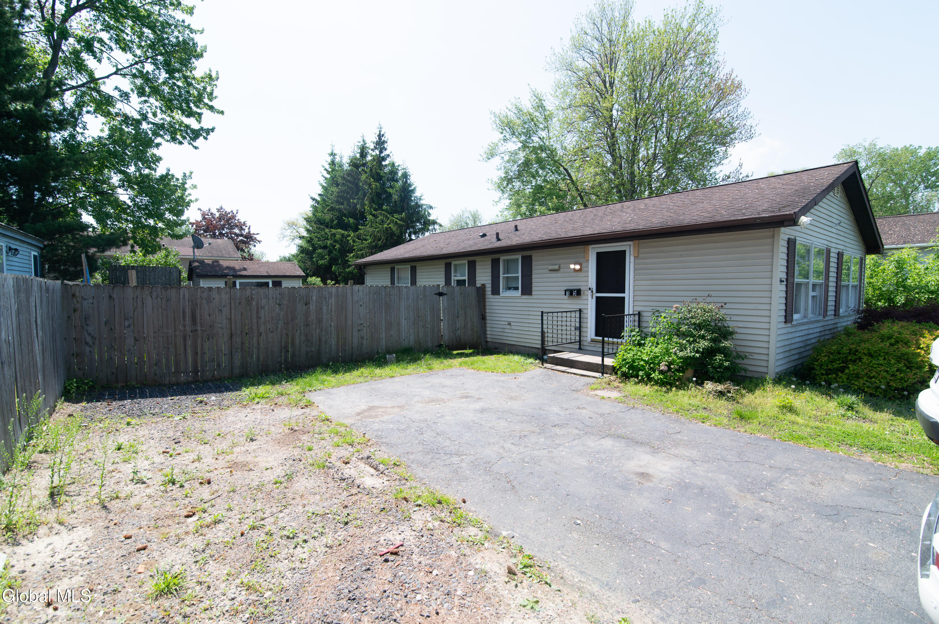 15 Maryland Avenue Colonie NY 12205