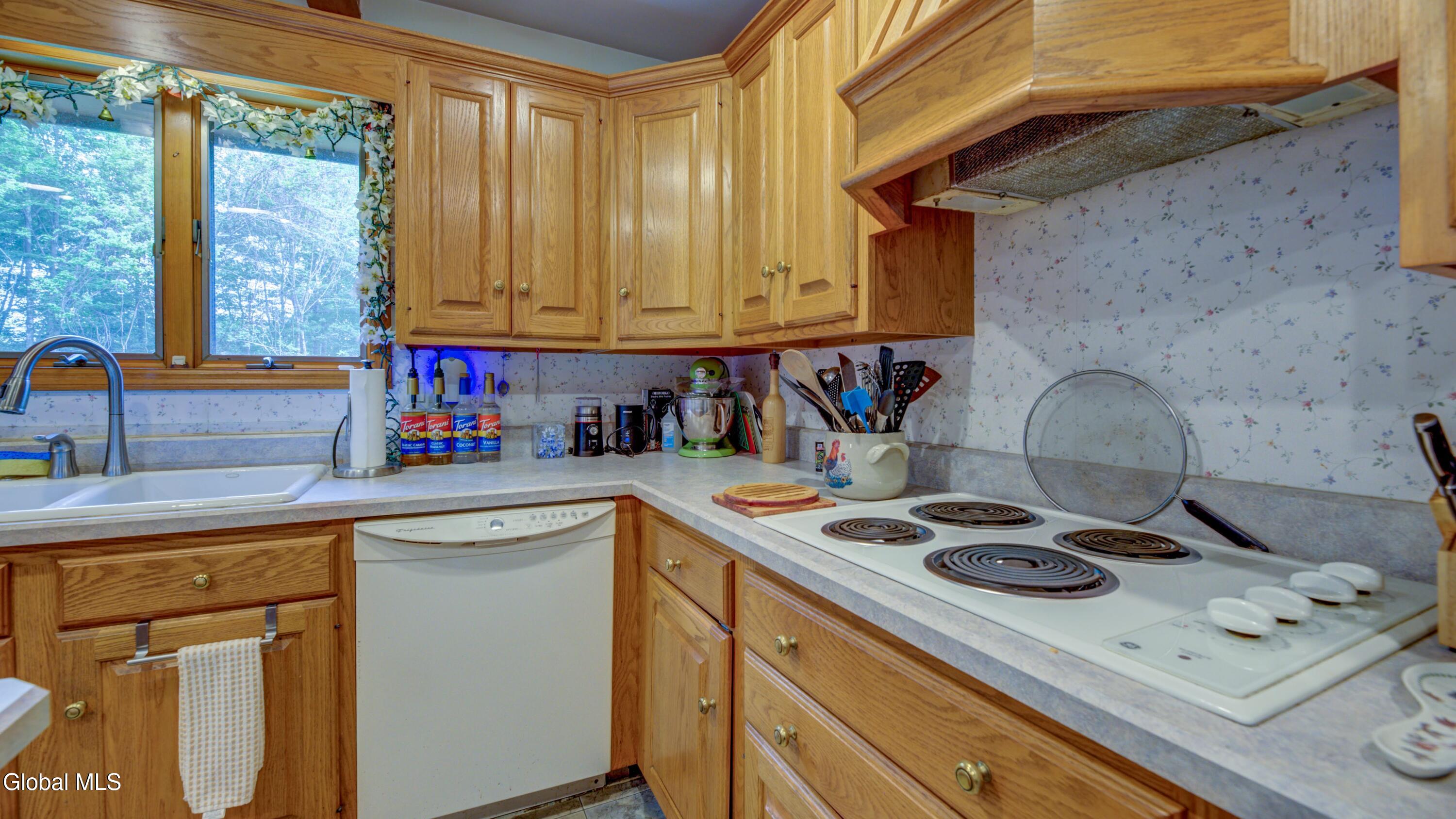 172 Wesskum Woods Road Gloversville NY 12078