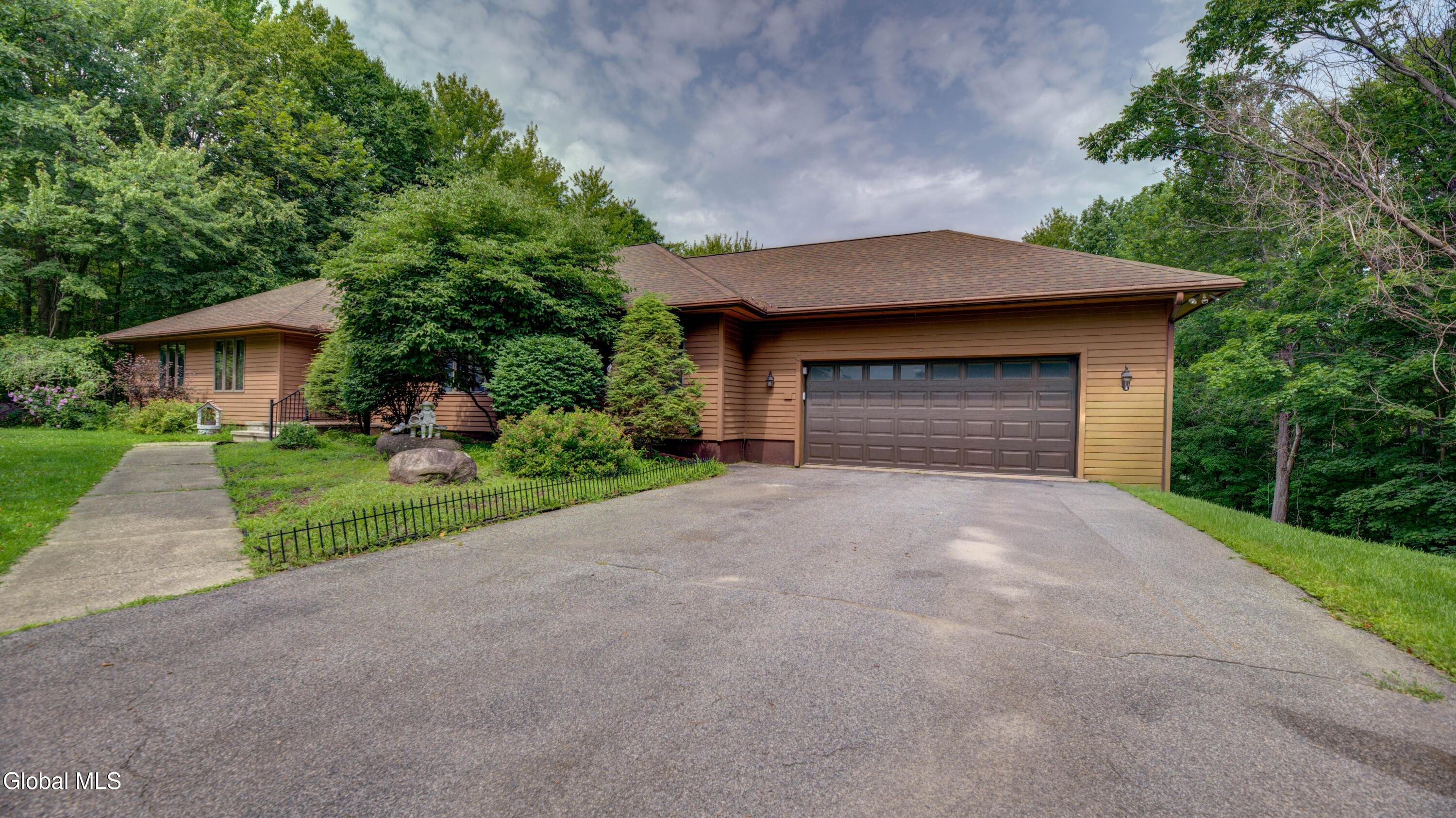 172 Wesskum Woods Road Gloversville NY 12078
