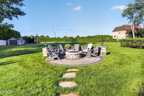 245 Menlo Park Road Niskayuna NY 12309
