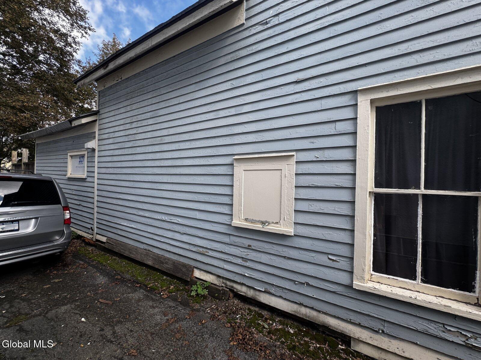 109 S Market Street Johnstown NY 12095