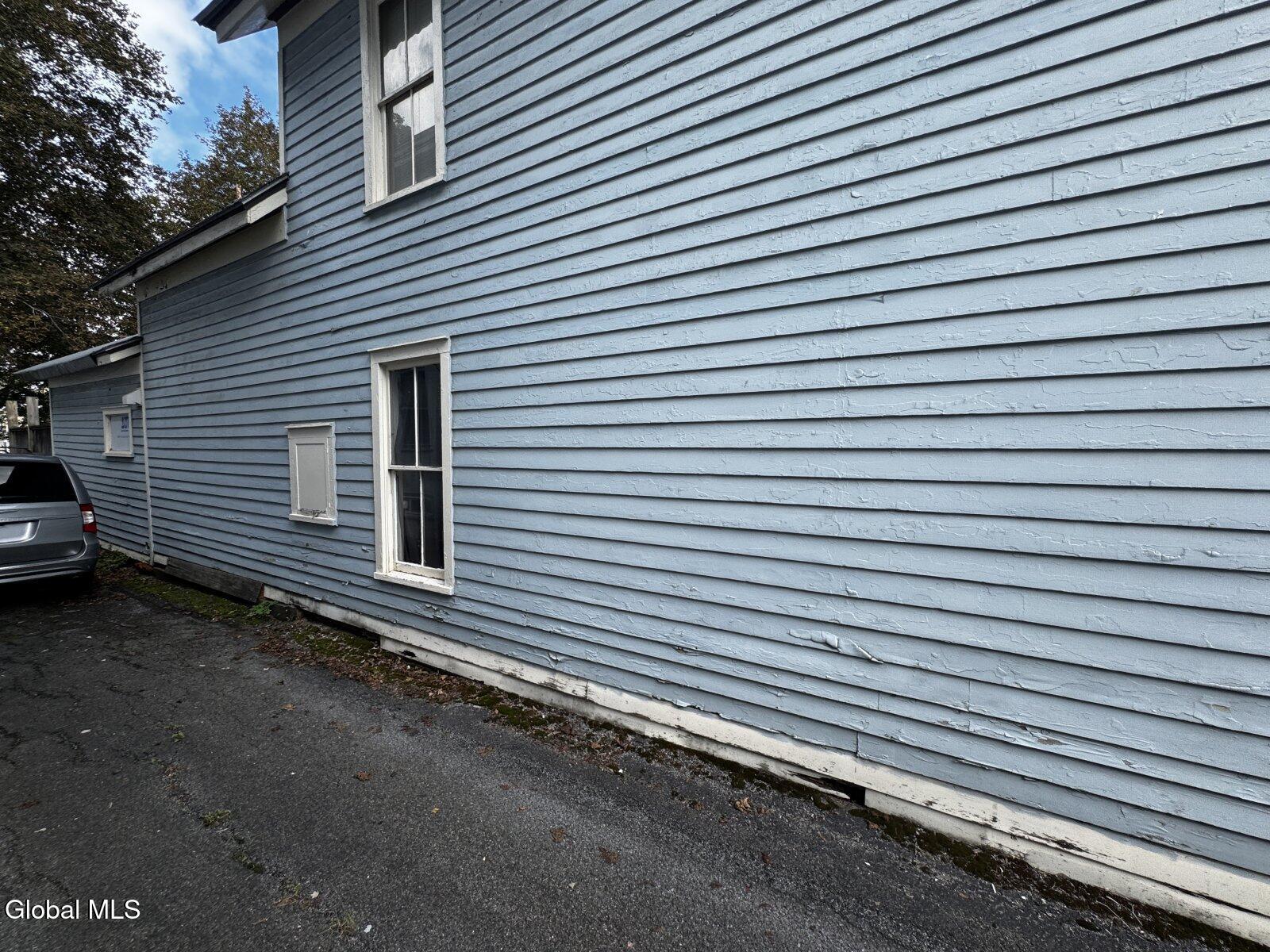 109 S Market Street Johnstown NY 12095
