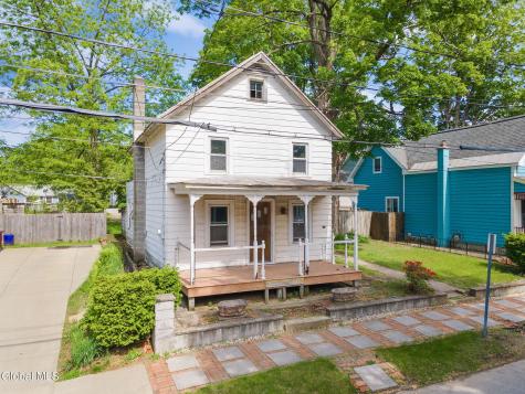 28 Warren Street Saratoga Springs NY 12866