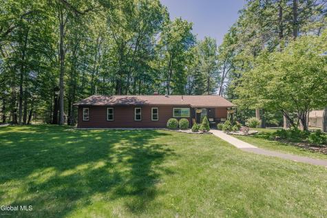 7104 Woods End Road Galway NY 12074