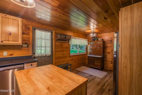 7104 Woods End Road Galway NY 12074