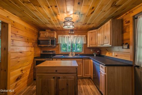 7104 Woods End Road Galway NY 12074