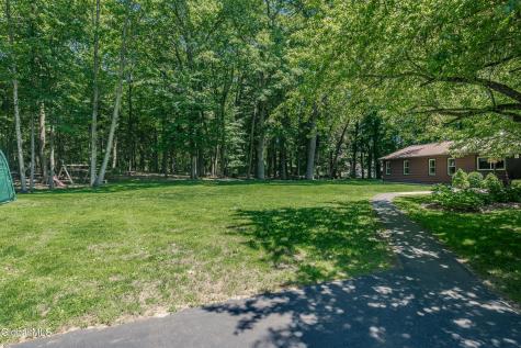 7104 Woods End Road Galway NY 12074