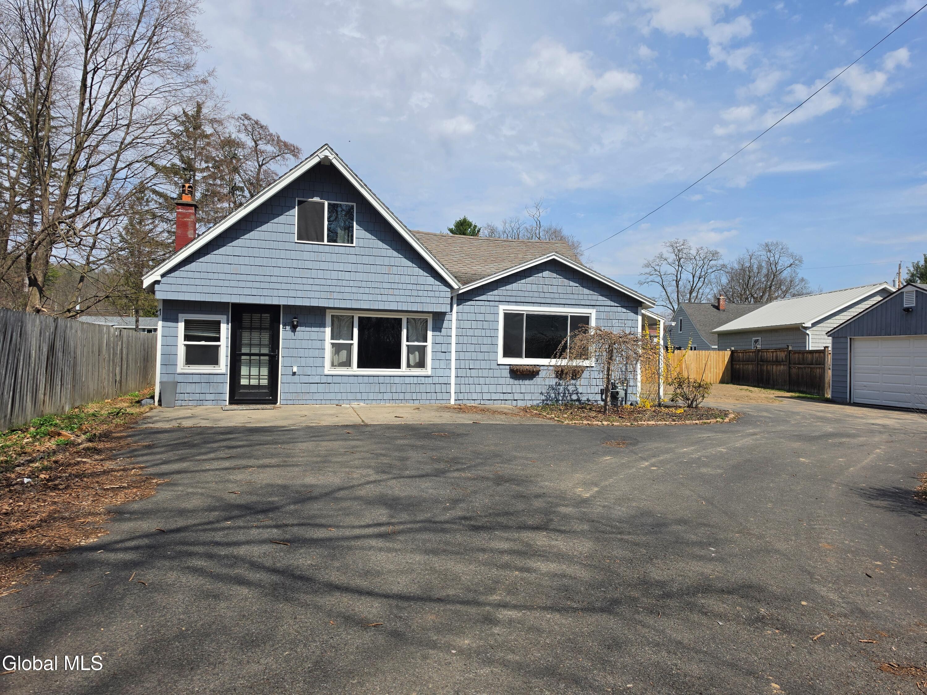 4 Valleyview Avenue Schenectady NY 12306