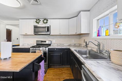 4 Valleyview Avenue Schenectady NY 12306