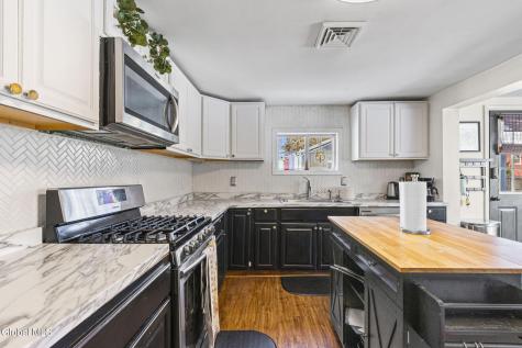 4 Valleyview Avenue Schenectady NY 12306