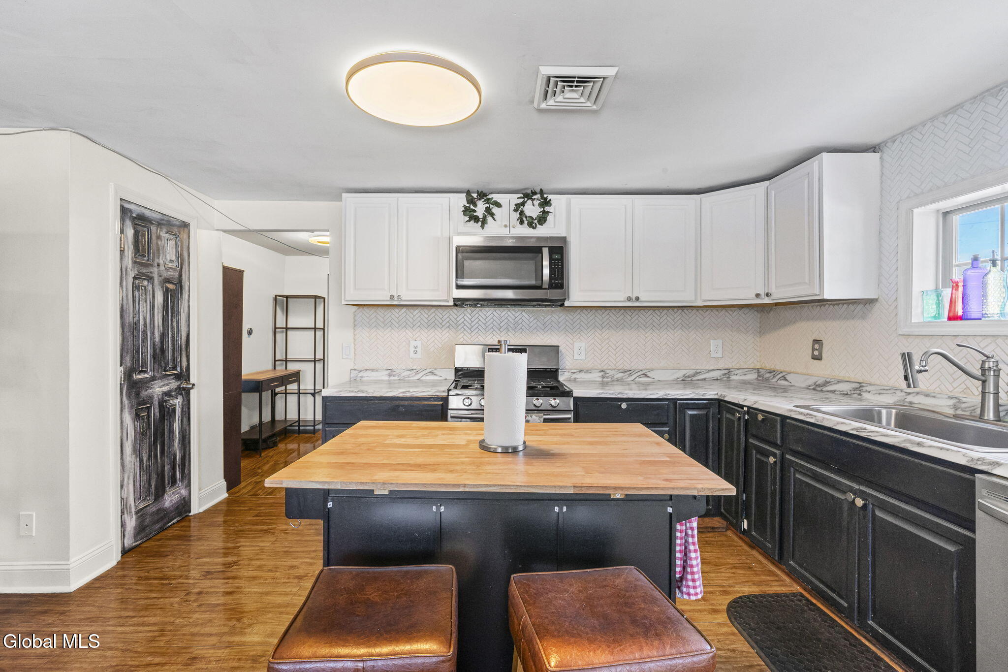 4 Valleyview Avenue Schenectady NY 12306