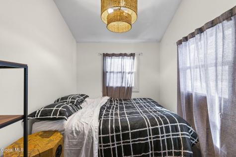 4 Valleyview Avenue Schenectady NY 12306