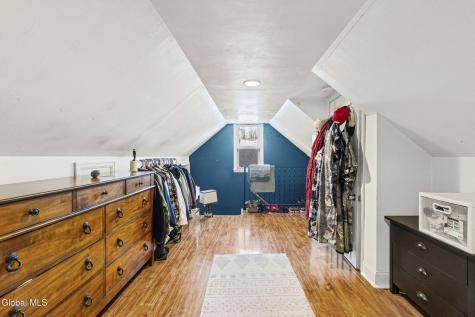 4 Valleyview Avenue Schenectady NY 12306