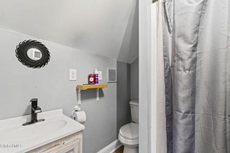 4 Valleyview Avenue Schenectady NY 12306