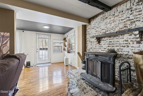 4 Valleyview Avenue Schenectady NY 12306