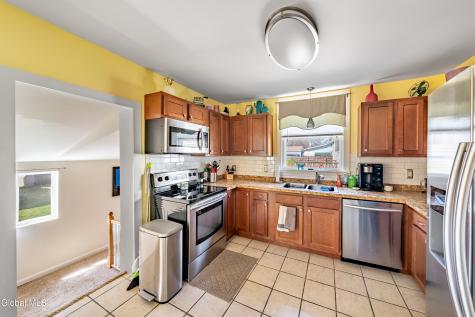 1887 Fiero Avenue Schenectady NY 12303