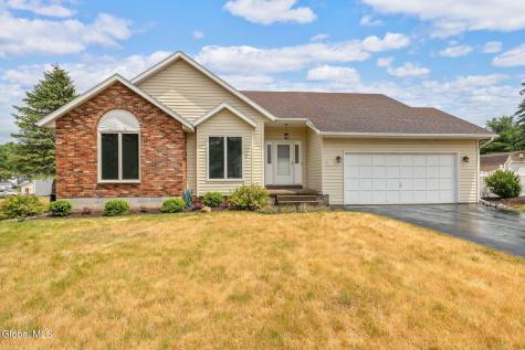 237 Long Meadow Lane Schenectady NY 12306