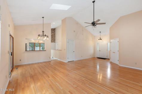 237 Long Meadow Lane Schenectady NY 12306