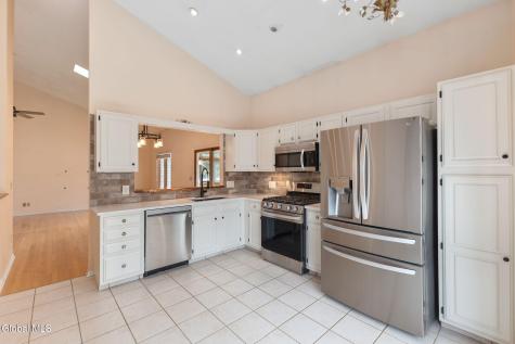 237 Long Meadow Lane Schenectady NY 12306