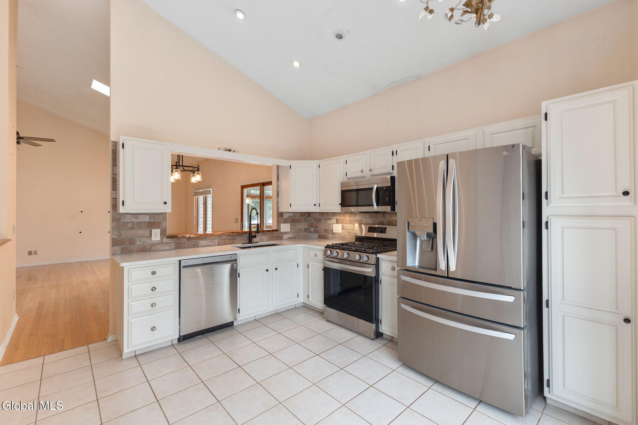 237 Long Meadow Lane Schenectady NY 12306