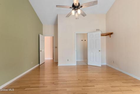 237 Long Meadow Lane Schenectady NY 12306