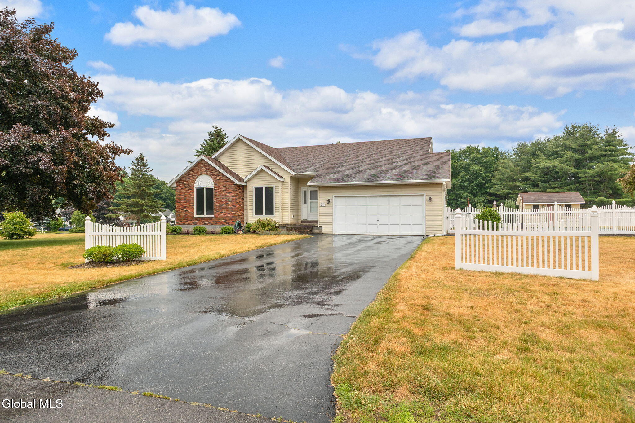 237 Long Meadow Lane Schenectady NY 12306
