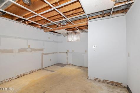 237 Long Meadow Lane Schenectady NY 12306